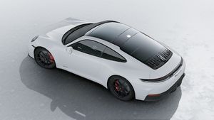 从高处俯瞰 911 Carrera GTS 外观