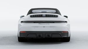 911 Carrera GTS Cabriolet 外观图，显示汽车尾部