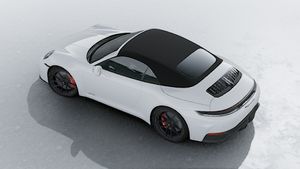 从高处俯瞰 911 Carrera GTS Cabriolet 外观