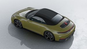 从高处俯瞰 911 Spirit 70 外观