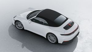 从高处俯瞰 911 Carrera Cabriolet 外观