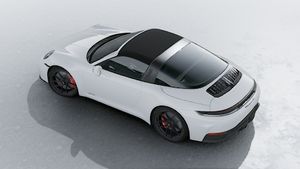 从高处俯瞰 911 Targa 4 GTS 外观