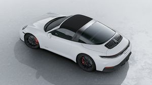 从高处俯瞰 911 Targa 4 GTS 外观