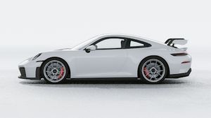 911 GT3 外观图，显示汽车左侧