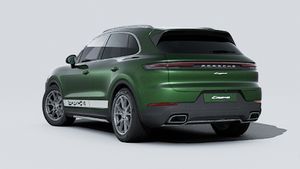 Cayenne 劲驰版 的外景，显示汽车的背面和左侧