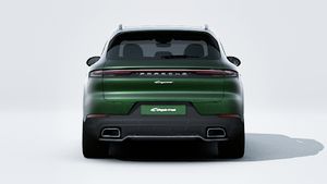 Cayenne 劲驰版 外观图，显示汽车尾部