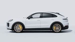 Exterior view of Cayenne Turbo GT showing the left side of the car