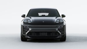 Macan Turbo 外观图，显示汽车前部