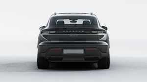 Macan 4 劲驰版 外观图，显示汽车尾部