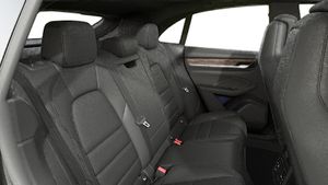 Macan 4 劲驰版的内饰图片