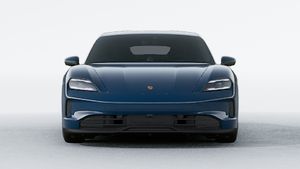 Taycan 4 外观图，显示汽车前部