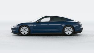 Taycan 4 外观图，显示汽车左侧