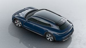 从高处俯瞰 Taycan 4S Cross Turismo 外观