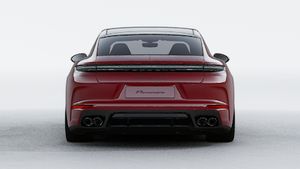 Panamera GTS 外观图，显示汽车尾部