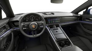 方向盘和仪表盘的内部视图 Panamera 行政加长版