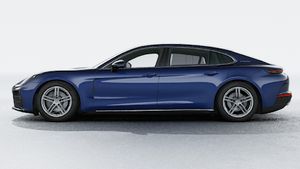 Panamera 行政加长版 外观图，显示汽车左侧