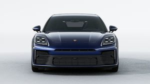Panamera 行政加长版 外观图，显示汽车前部
