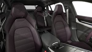 Interior view showing the front seats of Panamera Executive Signature