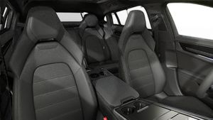 Interior view showing the front seats of Panamera 4 Executive