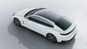 Exterior view of Panamera 4S E-Hybrid Executive seen from above