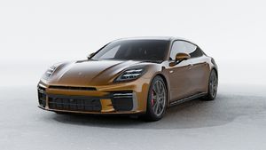 Panamera Turbo E-Hybrid 行政加长版 外观图，显示汽车的前部和左侧