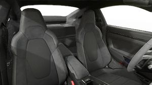 Vista interior, mostrando os bancos dianteiros do 911 Carrera GTS