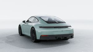 Vista exterior do 911 Carrera GTS, de trás e lateral esquerda