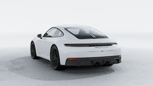 Vista exterior do 911 Carrera 4 GTS, de trás e lateral esquerda