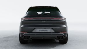 Vista exterior do Cayenne Turbo E-Hybrid, de trás