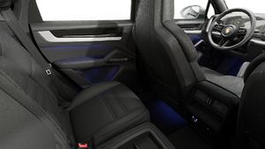 Vista interior, mostrando os bancos traseiros do Cayenne S Coupé