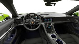 Vista interior, mostrando o volante e o painel de instrumentos de Taycan 4 Cross Turismo