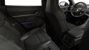 Vista interior, mostrando os bancos traseiros do Taycan Sport Turismo