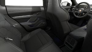 Vista interior, mostrando os bancos traseiros do Taycan GTS Sport Turismo