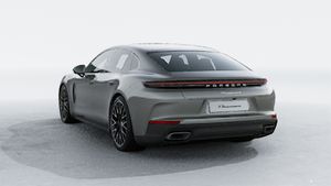 Vista exterior do Panamera 4, de trás e lateral esquerda