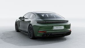 Vista exterior do Panamera GTS, de trás e lateral esquerda