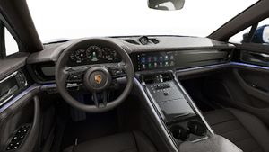 Vista interior, mostrando o volante e o painel de instrumentos de Panamera 4S E-Hybrid