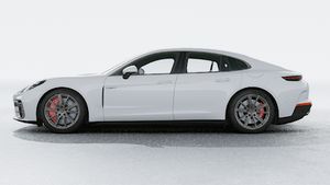 Vista exterior do Panamera Turbo E-Hybrid, lateral esquerda