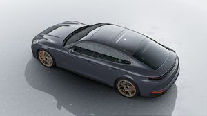 Vista exterior do Panamera Turbo E-Hybrid, de cima