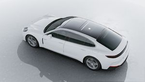 Exterior view of Panamera 4 E-Hybrid Executive seen from above