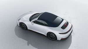 Exterior view of 911 Carrera Cabriolet seen from above