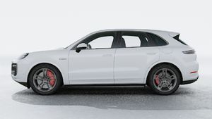 Exterior view of Cayenne Turbo E-Hybrid showing the left side of the car