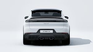 Exterior view of Cayenne Turbo GT showing the rear of the car