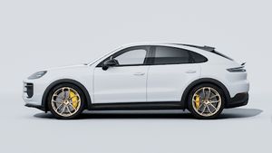 Exterior view of Cayenne Turbo GT showing the left side of the car