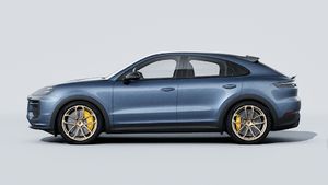 Exterior view of Cayenne Turbo GT showing the left side of the car