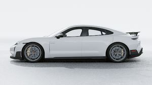 Exterior view of Taycan Turbo GT with Weissach Package showing the left side of the car