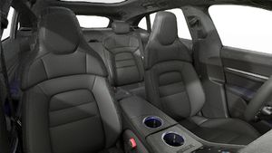 Interior view showing the front seats of Taycan 4 Cross Turismo