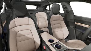 Interior view showing the front seats of Taycan 4 Cross Turismo
