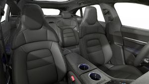 Interior view showing the front seats of Taycan 4 Cross Turismo
