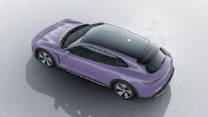Exterior view of Taycan 4 Cross Turismo seen from above