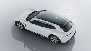 Exterior view of Taycan 4S Cross Turismo seen from above